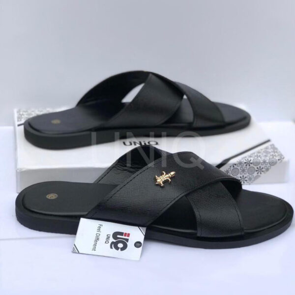 Crossed-black-leather- Criss-Cross Textured Leather Slipper for men